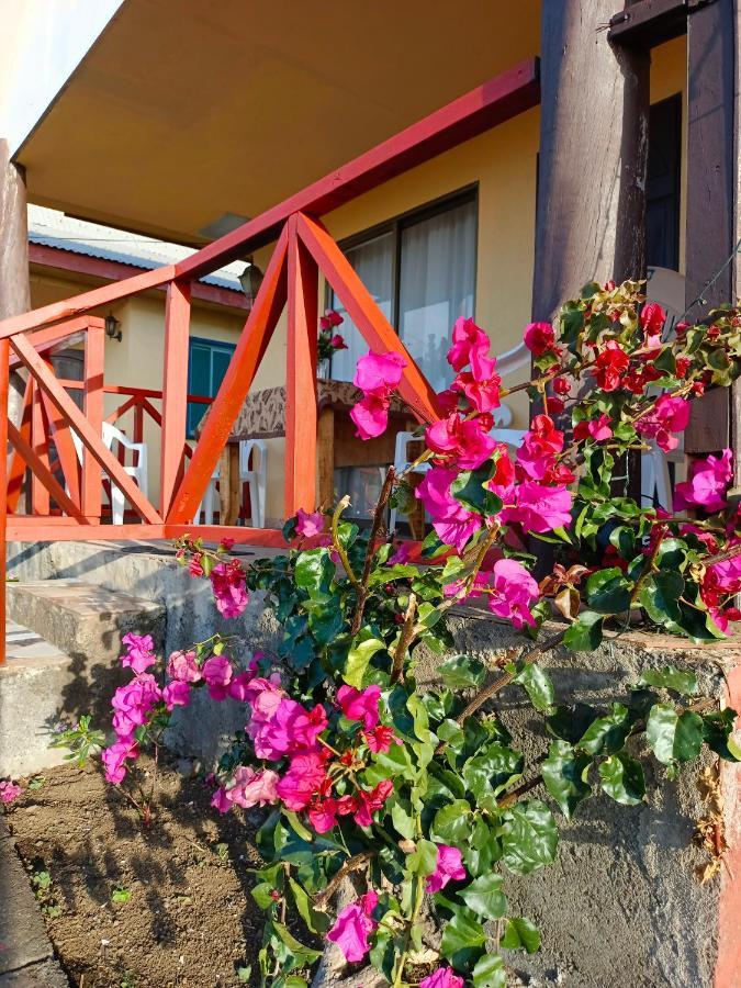 Cabanas Te Pito Kura Hanga Roa Esterno foto